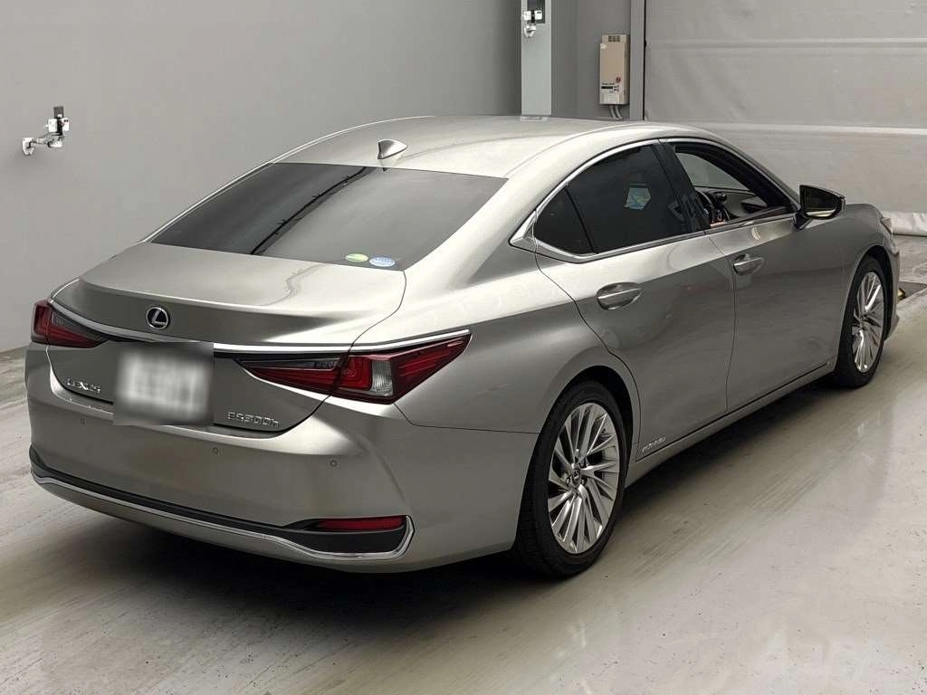 Lexus ES300h  с аукциона в Японии