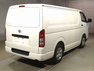 TOYOTA REGIUS VAN