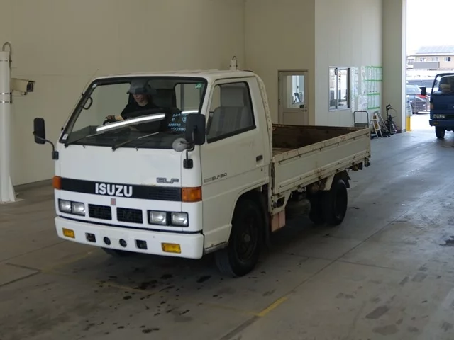 Isuzu Elf  с аукциона в Японии