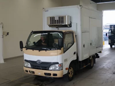 TOYOTA DYNA