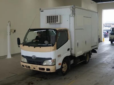 TOYOTA DYNA
