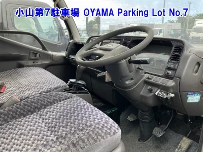 MITSUBISHI CANTER