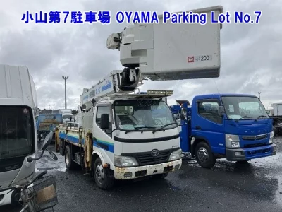 TOYOTA DYNA