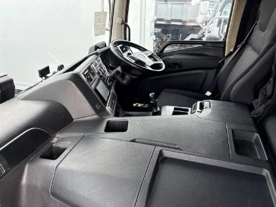 MITSUBISHI FUSO SUPER GREAT