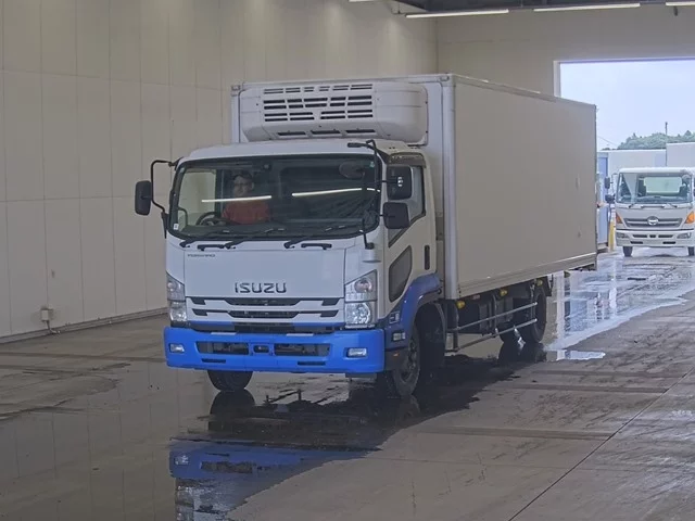 Isuzu Forward  с аукциона в Японии
