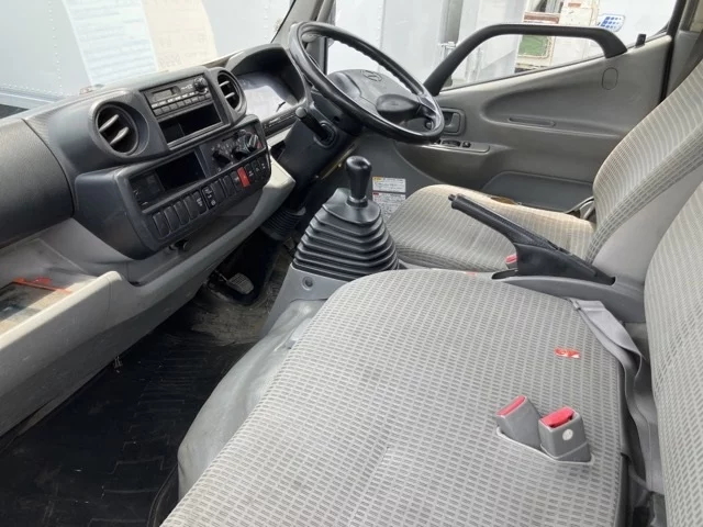 Hino Dutro  с аукциона в Японии