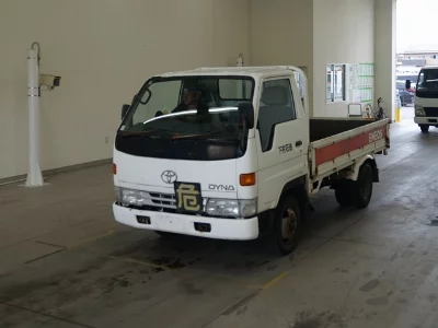 TOYOTA DYNA