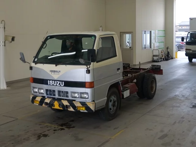 Isuzu Elf  с аукциона в Японии