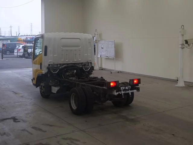 Isuzu Elf  с аукциона в Японии
