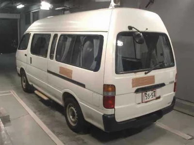 TOYOTA HIACE COMMUTER