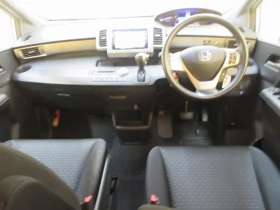 HONDA FREED SPIKE