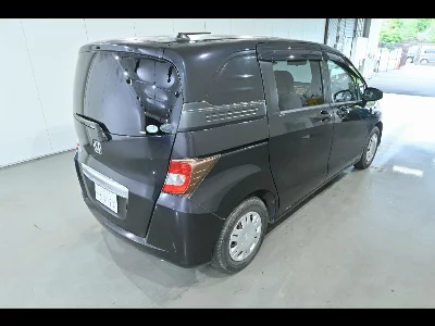 Honda Freed Spike