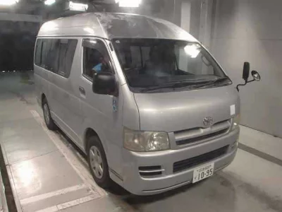 TOYOTA HIACE VAN
