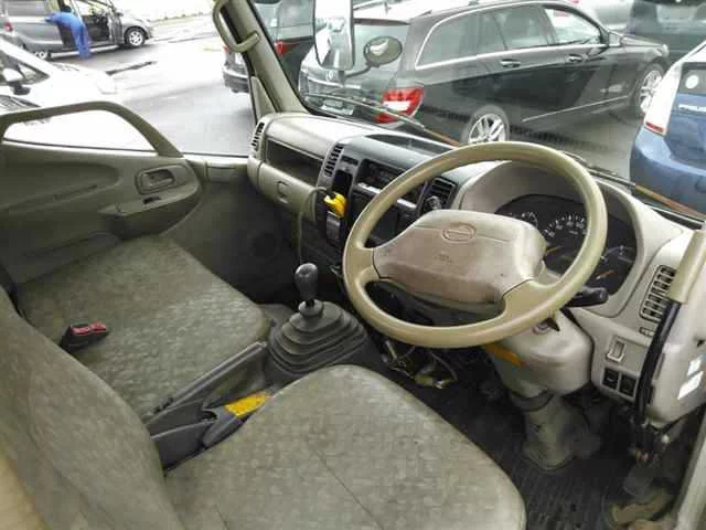 Hino Dutro  с аукциона в Японии