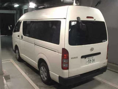 TOYOTA HIACE VAN