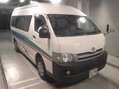 TOYOTA HIACE COMMUTER