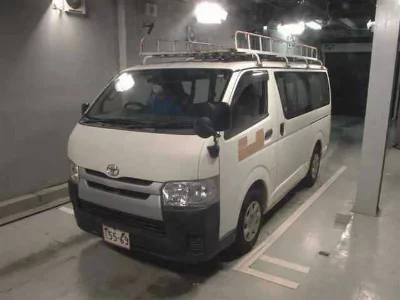 TOYOTA HIACE VAN