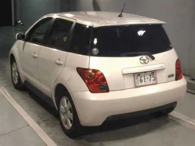 TOYOTA IST