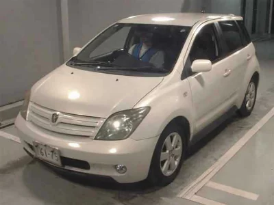 TOYOTA IST