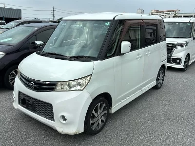 NISSAN ROOX
