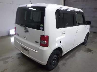 TOYOTA PIXIS SPACE