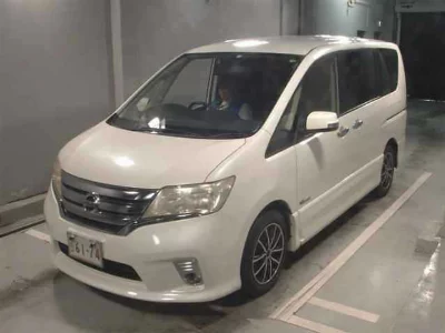 NISSAN SERENA