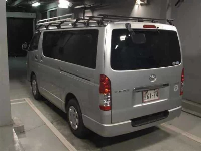 TOYOTA REGIUS VAN