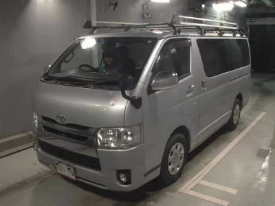 TOYOTA REGIUS VAN