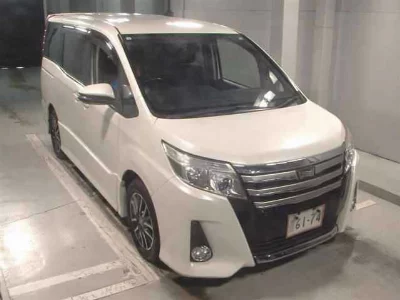 TOYOTA NOAH