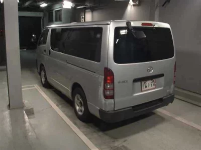TOYOTA HIACE VAN