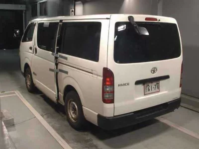 TOYOTA HIACE VAN