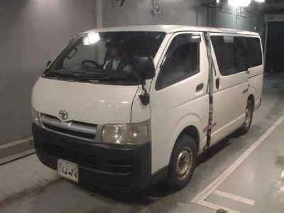 TOYOTA HIACE VAN
