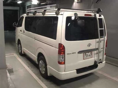 TOYOTA REGIUS VAN