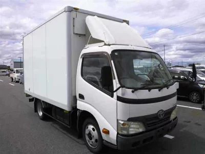 TOYOTA DYNA