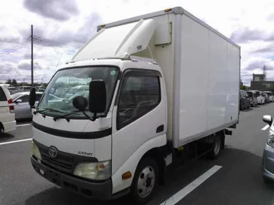 TOYOTA DYNA
