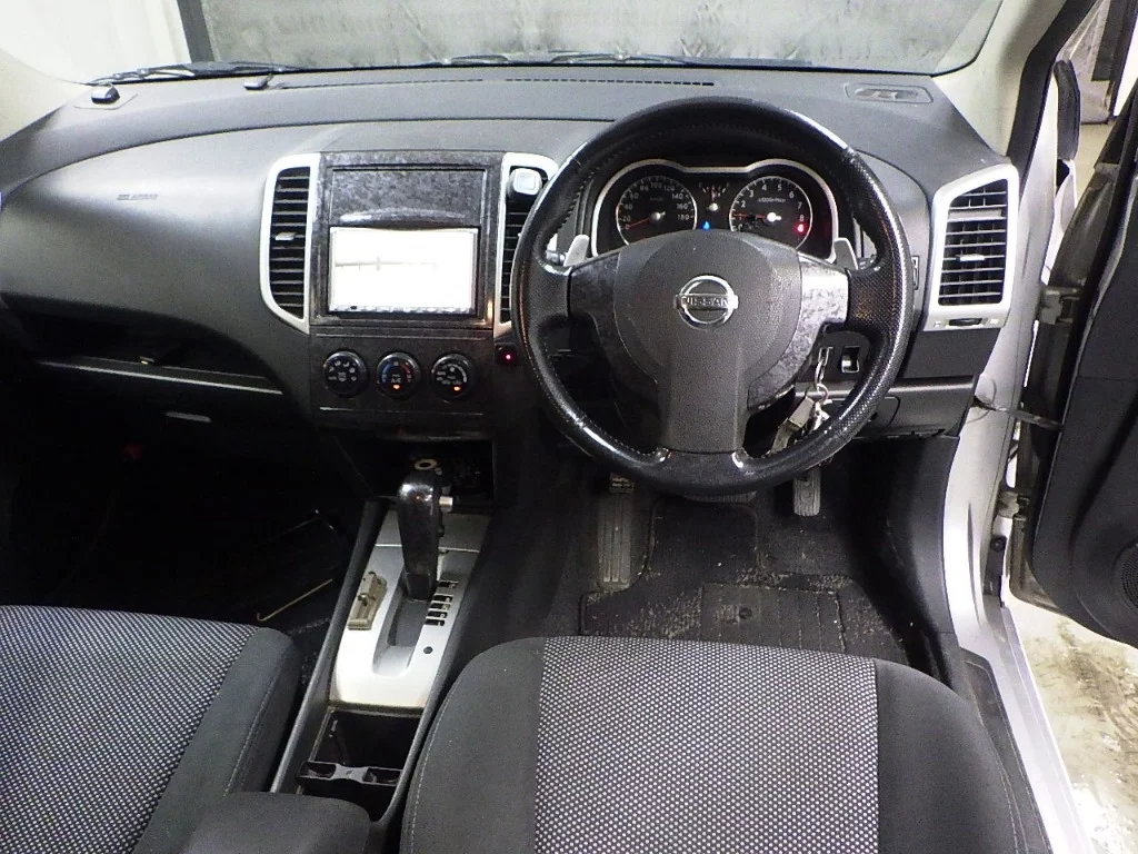 Nissan Wingroad  с аукциона в Японии