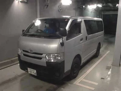 TOYOTA HIACE VAN