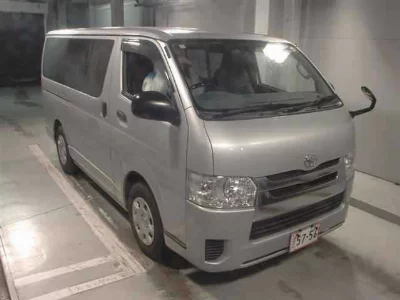TOYOTA HIACE VAN