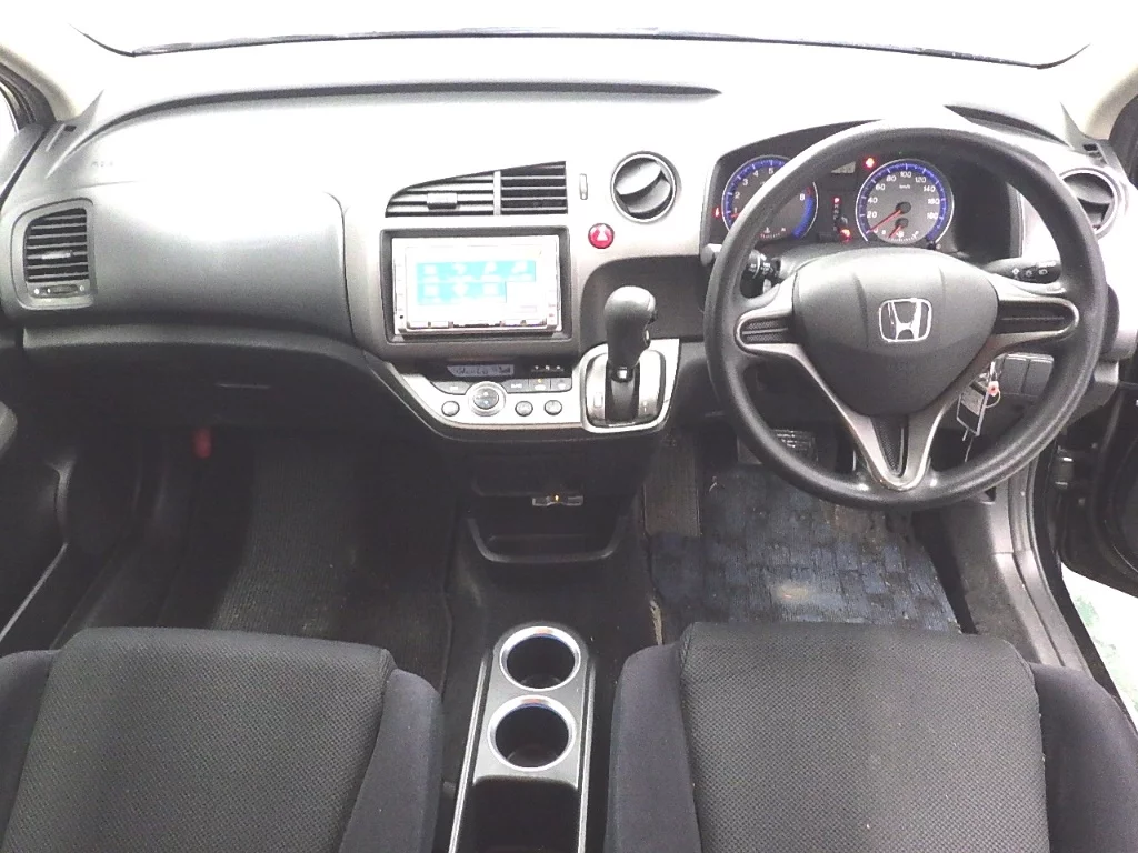 Honda Stream  с аукциона в Японии