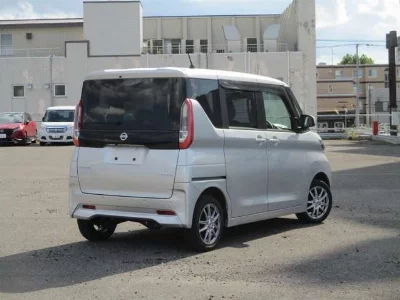 NISSAN ROOX