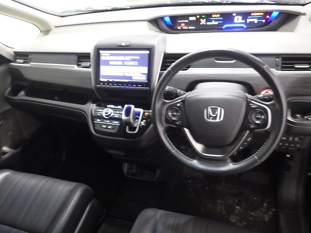 Honda Freed  с аукциона в Японии
