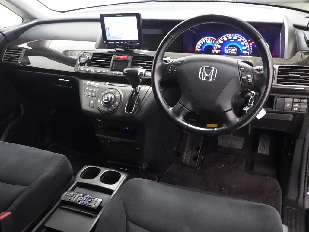 Honda Elysion  с аукциона в Японии