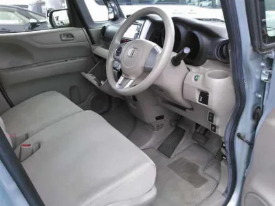 HONDA N BOX +