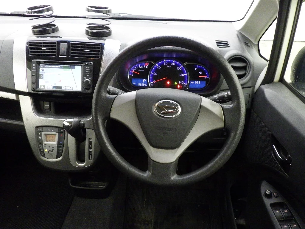 Daihatsu Move  с аукциона в Японии