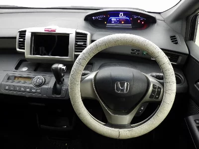 Honda Freed Spike