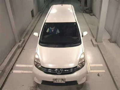 TOYOTA ISIS