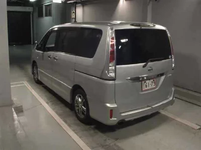 NISSAN SERENA