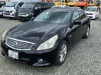 NISSAN SKYLINE