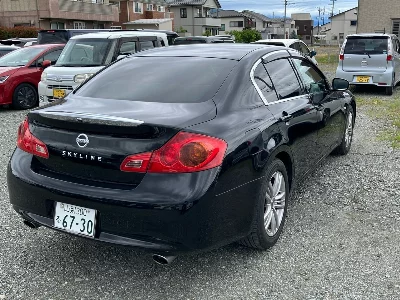 NISSAN SKYLINE