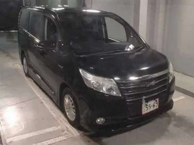 TOYOTA NOAH